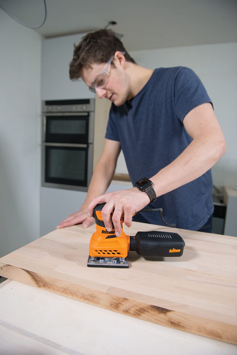 1.6 Amp Orbital Palm Sander 1/4" Sheet I15220