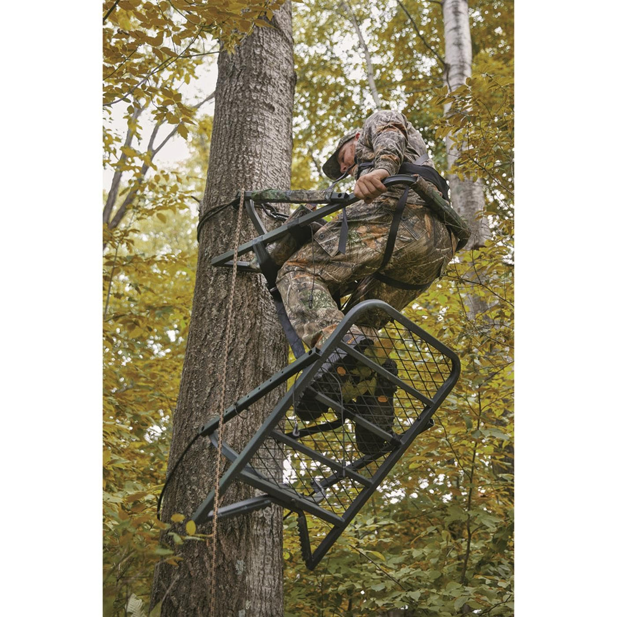Climbing Tree Stand with Seat and Foot Platform P112272